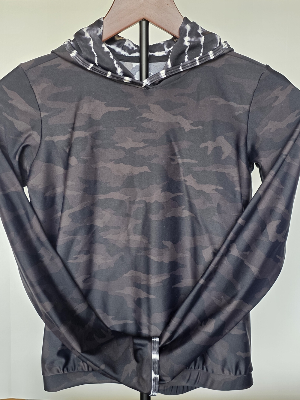 Athleta Girl Charcoal and Gray Camouflage Nylon & Spandex Hoodie